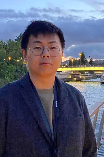Liang Wang, a postdoc, is exploring how data assimilation can be used to calibrated fast forward simulation. The goal is to produce ensemble of simulations that will capture the complexity of the subsurface.